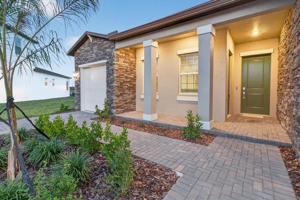 For Rent: $4,700 (6 beds, 4 baths, 3867 Square Feet)