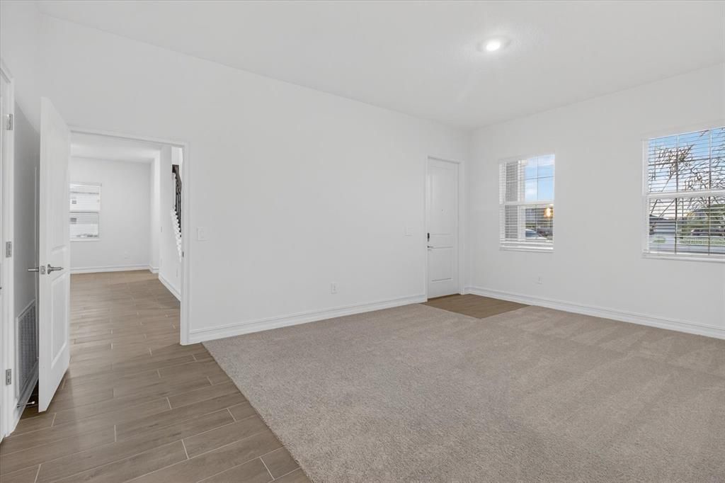 For Rent: $4,700 (6 beds, 4 baths, 3867 Square Feet)