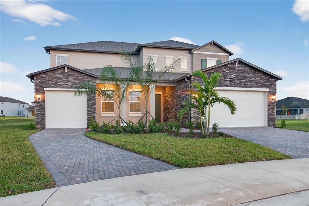 For Rent: $4,700 (6 beds, 4 baths, 3867 Square Feet)