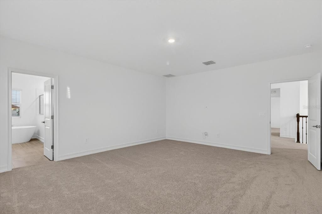 For Rent: $4,700 (6 beds, 4 baths, 3867 Square Feet)