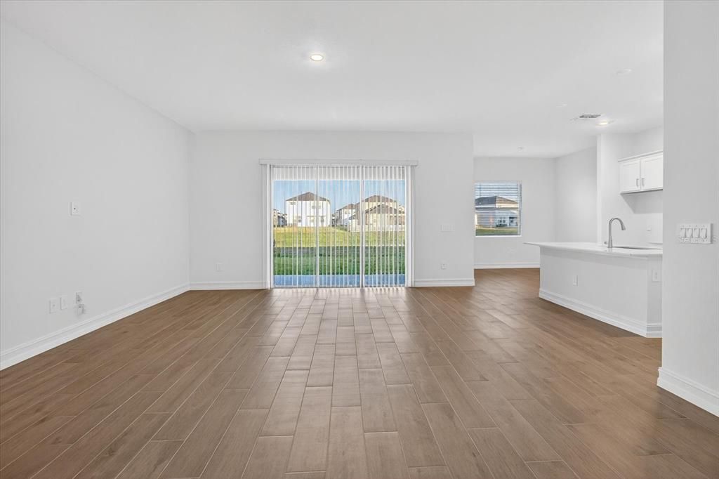 For Rent: $4,700 (6 beds, 4 baths, 3867 Square Feet)