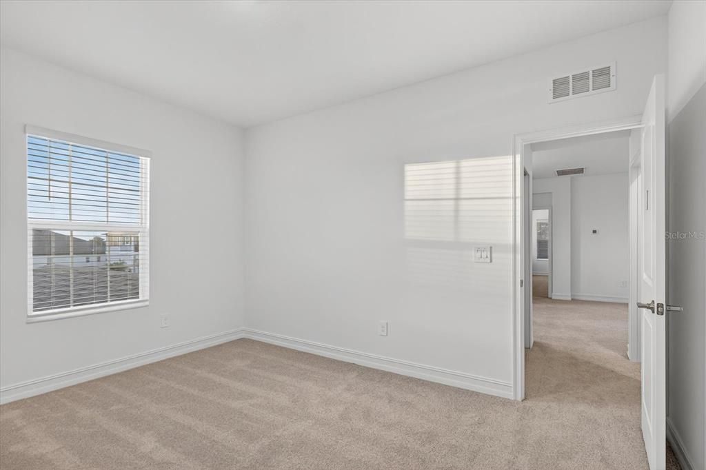 For Rent: $4,700 (6 beds, 4 baths, 3867 Square Feet)