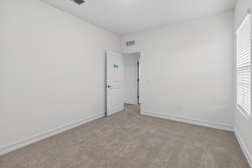 For Rent: $4,700 (6 beds, 4 baths, 3867 Square Feet)