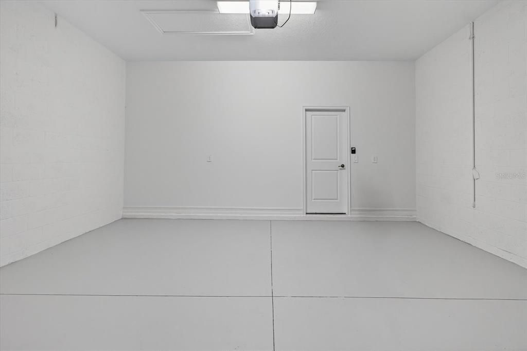 For Rent: $4,700 (6 beds, 4 baths, 3867 Square Feet)