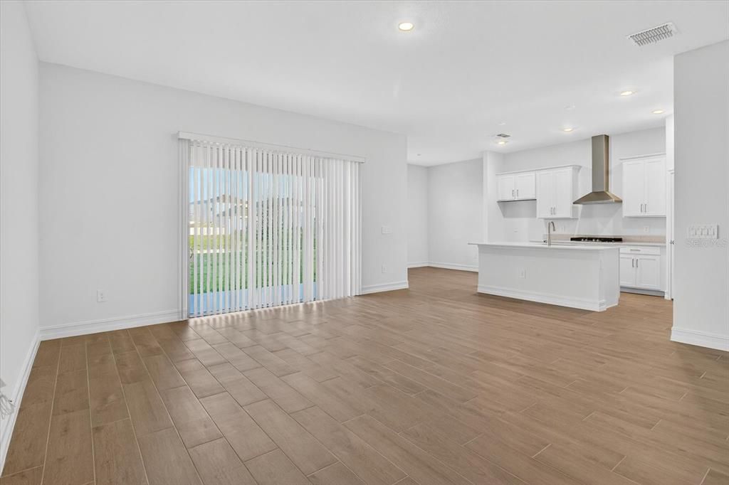 For Rent: $4,700 (6 beds, 4 baths, 3867 Square Feet)