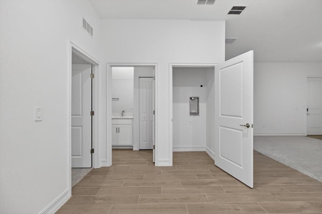 For Rent: $4,700 (6 beds, 4 baths, 3867 Square Feet)