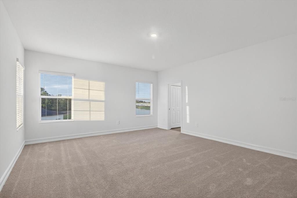 For Rent: $4,700 (6 beds, 4 baths, 3867 Square Feet)