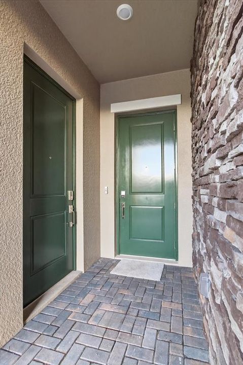 For Rent: $4,700 (6 beds, 4 baths, 3867 Square Feet)