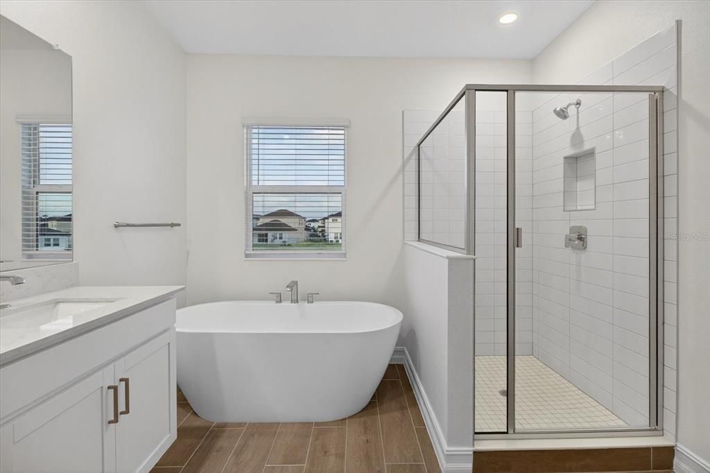 For Rent: $4,700 (6 beds, 4 baths, 3867 Square Feet)