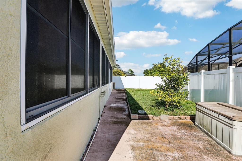 For Sale: $580,000 (4 beds, 3 baths, 3924 Square Feet)