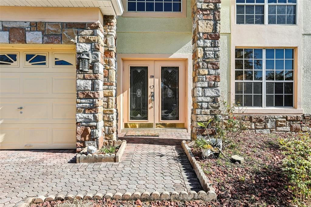 For Sale: $580,000 (4 beds, 3 baths, 3924 Square Feet)