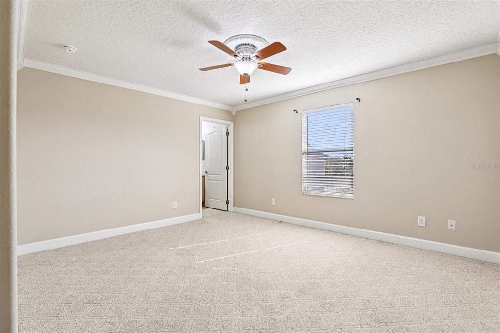 For Sale: $580,000 (4 beds, 3 baths, 3924 Square Feet)