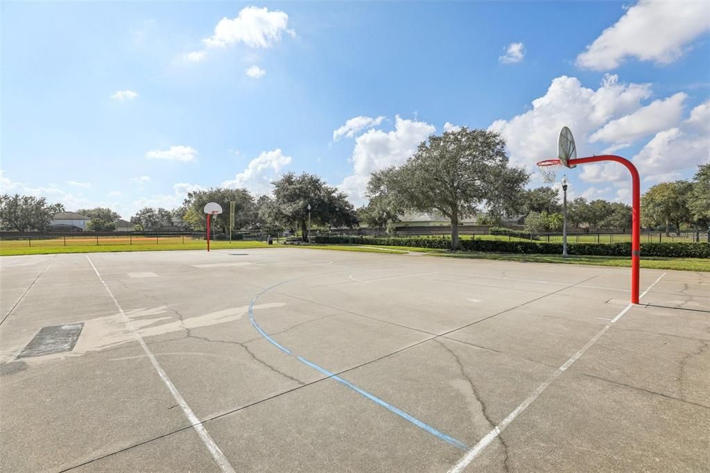 For Sale: $580,000 (4 beds, 3 baths, 3924 Square Feet)