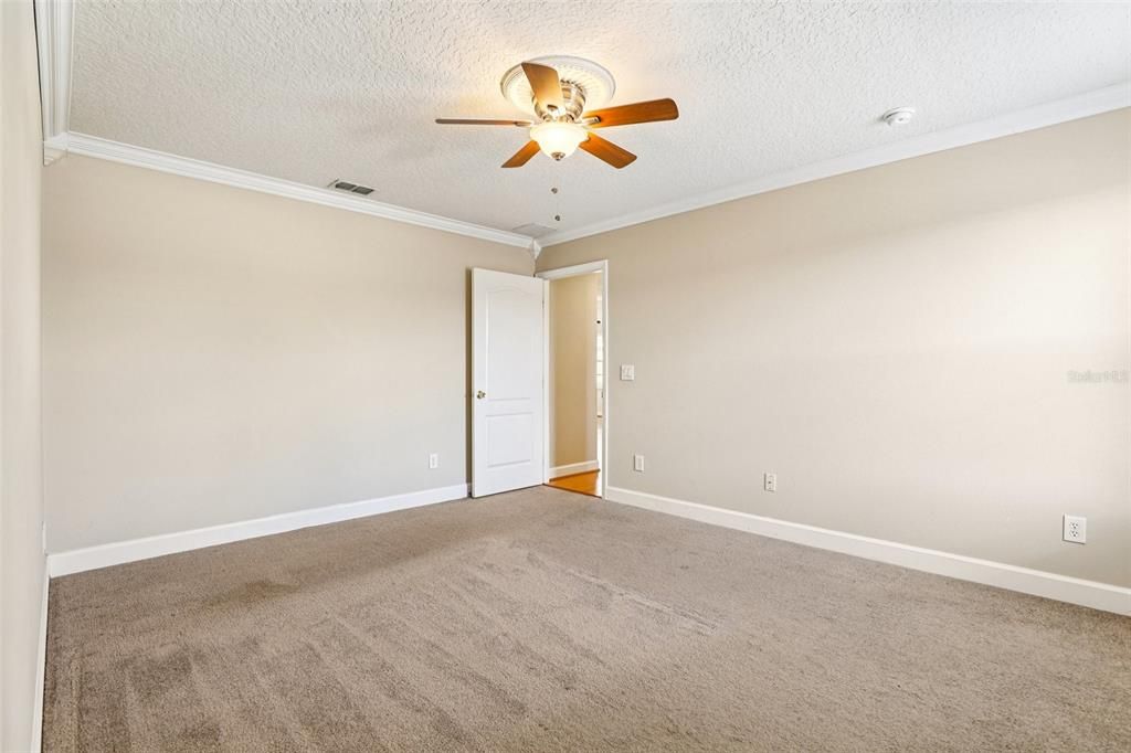 For Sale: $580,000 (4 beds, 3 baths, 3924 Square Feet)