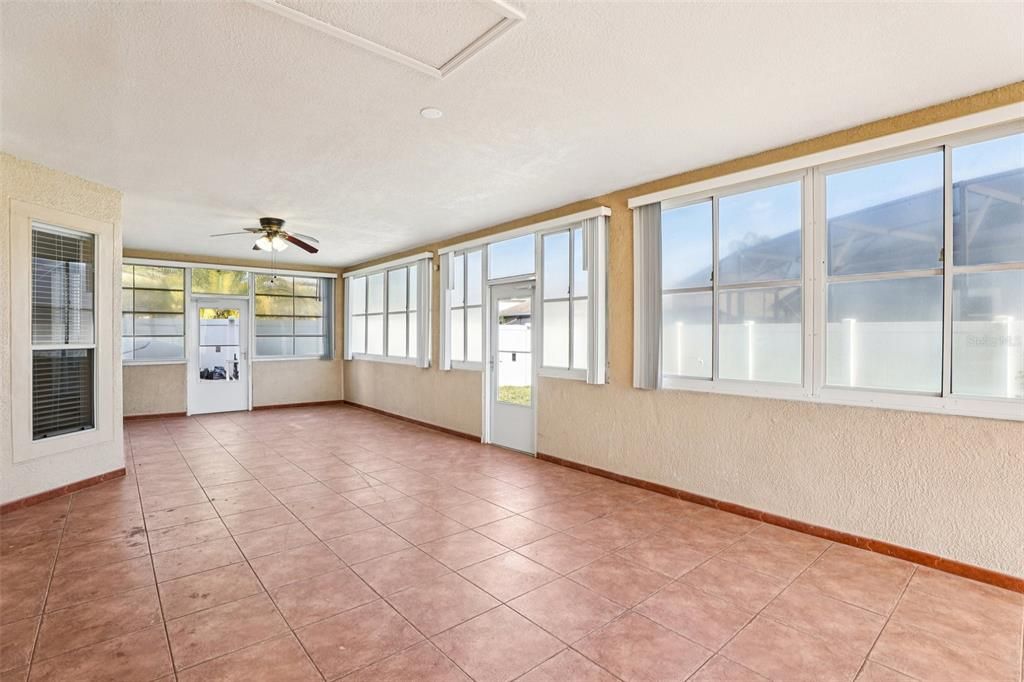 For Sale: $580,000 (4 beds, 3 baths, 3924 Square Feet)