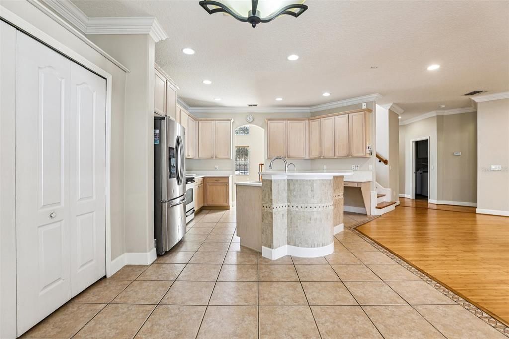 For Sale: $580,000 (4 beds, 3 baths, 3924 Square Feet)