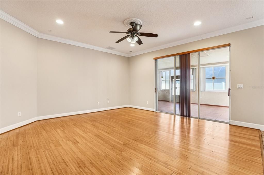 For Sale: $580,000 (4 beds, 3 baths, 3924 Square Feet)