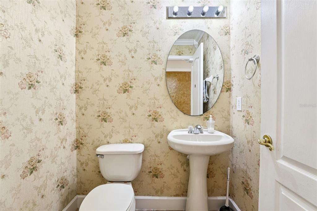 For Sale: $580,000 (4 beds, 3 baths, 3924 Square Feet)