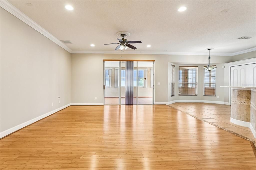 For Sale: $580,000 (4 beds, 3 baths, 3924 Square Feet)