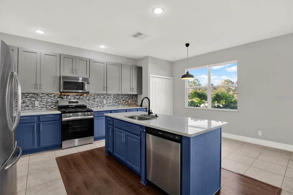 For Rent: $2,700 (5 beds, 2 baths, 2454 Square Feet)