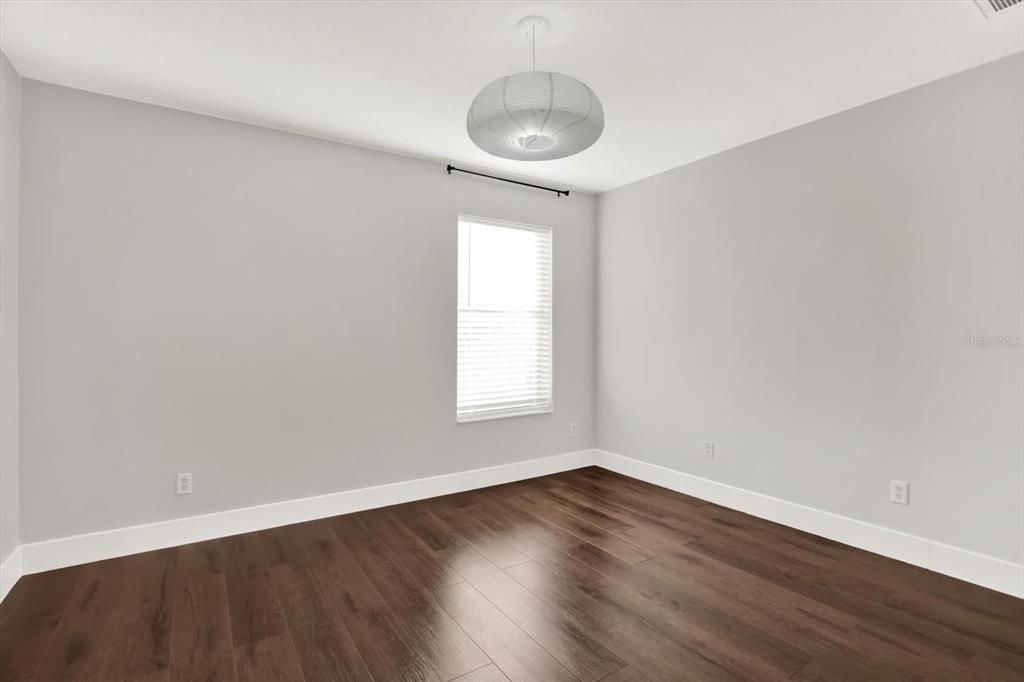 For Rent: $2,700 (5 beds, 2 baths, 2454 Square Feet)