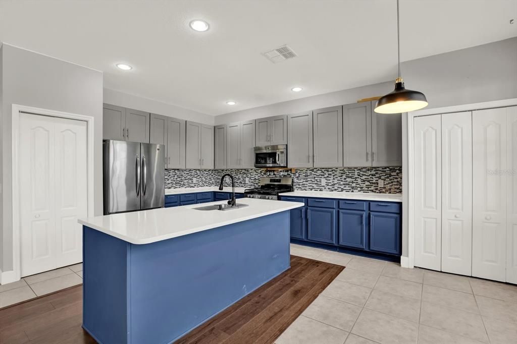 For Rent: $2,700 (5 beds, 2 baths, 2454 Square Feet)