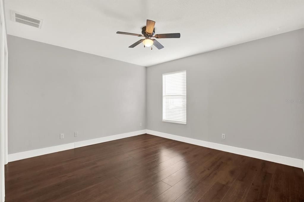 For Rent: $2,700 (5 beds, 2 baths, 2454 Square Feet)