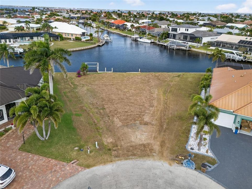 En Venta: $599,000 (0.27 acres)