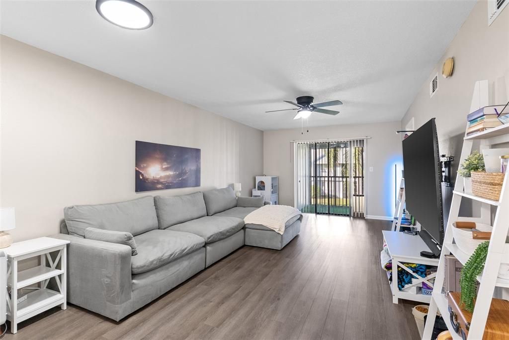 En Venta: $150,000 (2 camas, 2 baños, 948 Pies cuadrados)