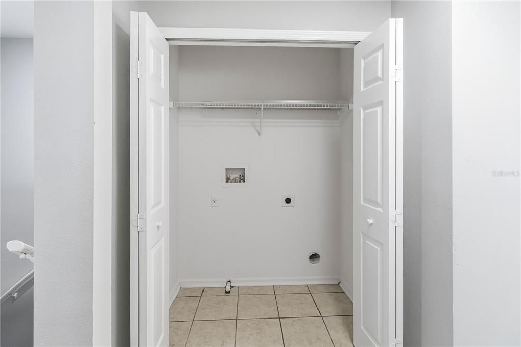 На продажу: $325,000 (3 спален, 2 ванн, 1345 Квадратных фут)