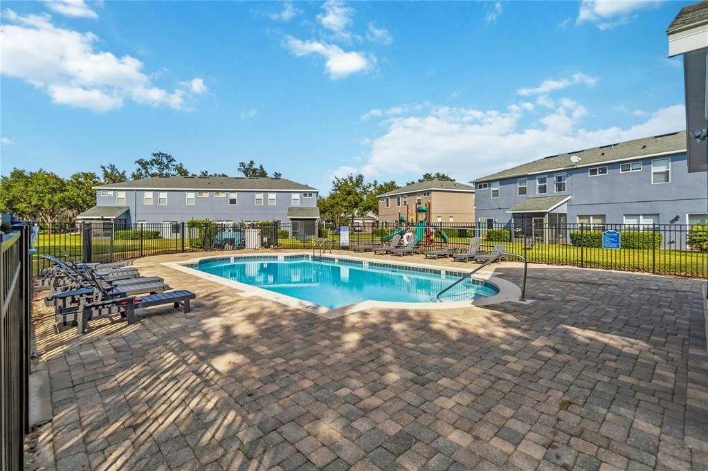 На продажу: $325,000 (3 спален, 2 ванн, 1345 Квадратных фут)