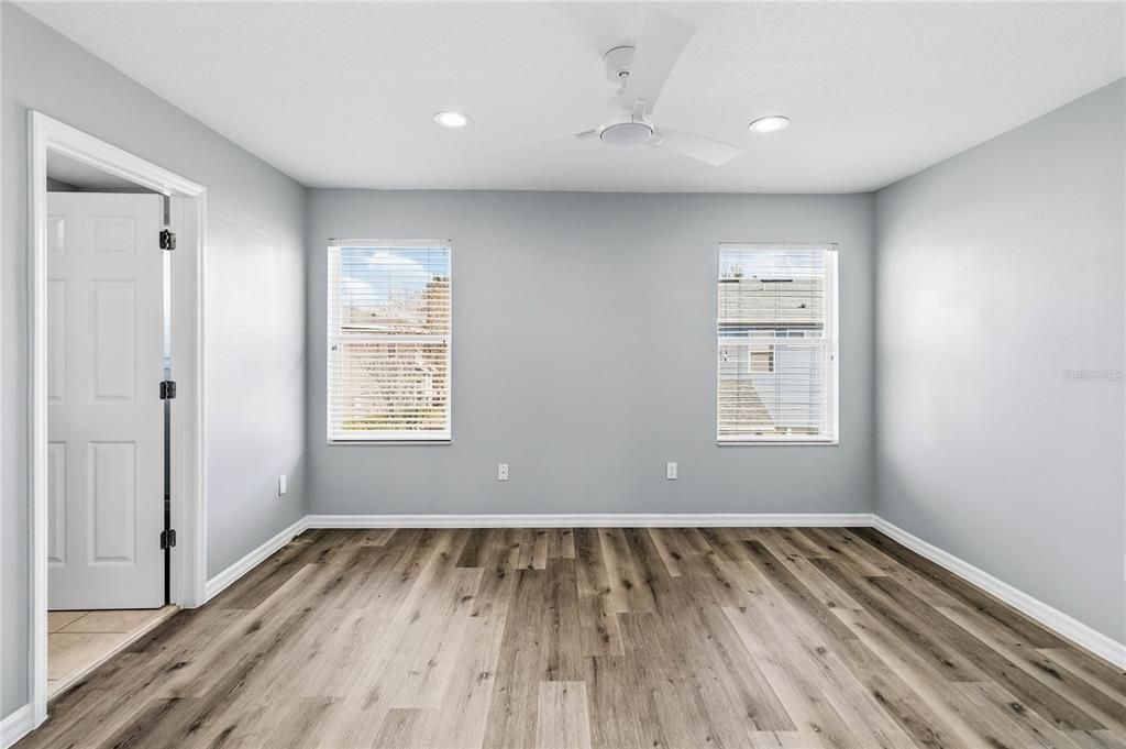 На продажу: $325,000 (3 спален, 2 ванн, 1345 Квадратных фут)