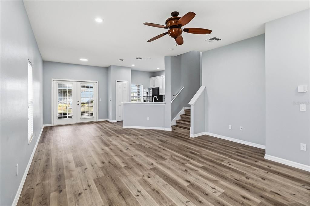 На продажу: $325,000 (3 спален, 2 ванн, 1345 Квадратных фут)