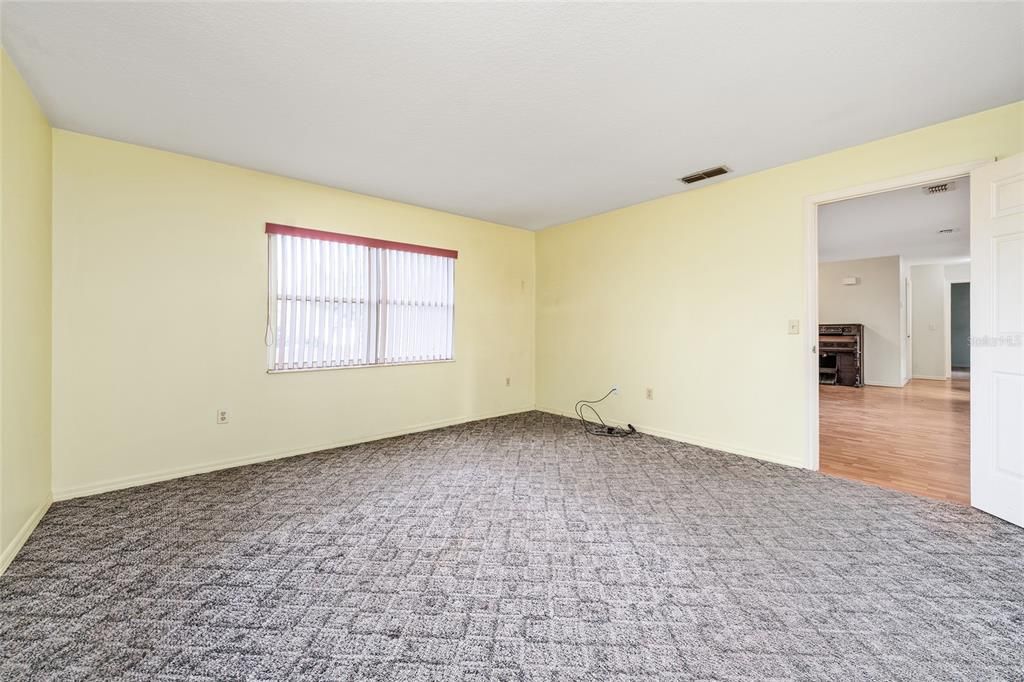 For Sale: $229,900 (2 beds, 2 baths, 1344 Square Feet)