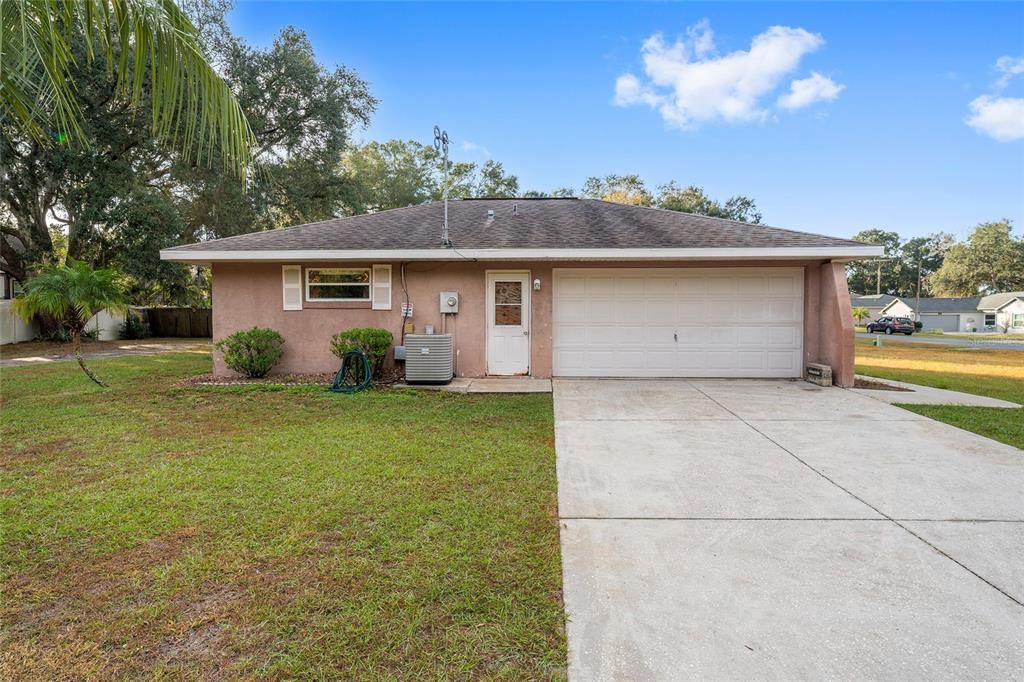 For Sale: $229,900 (2 beds, 2 baths, 1344 Square Feet)