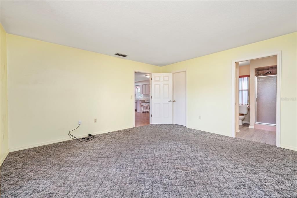 For Sale: $229,900 (2 beds, 2 baths, 1344 Square Feet)