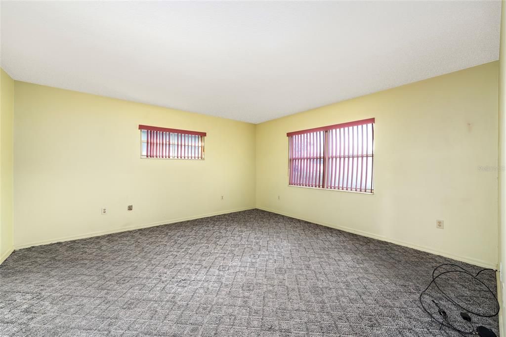 For Sale: $229,900 (2 beds, 2 baths, 1344 Square Feet)