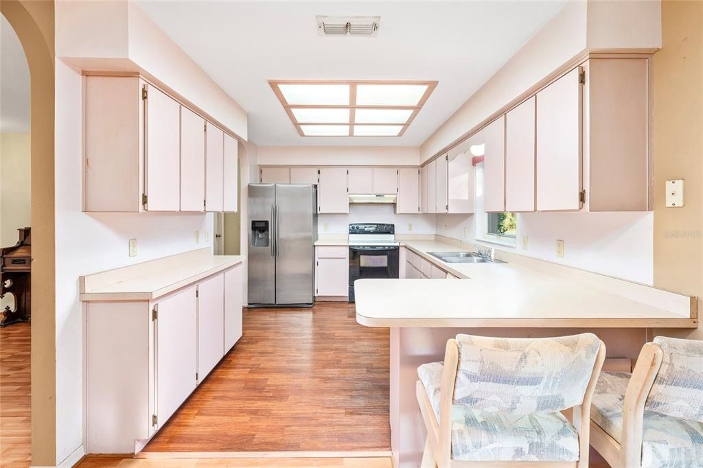 For Sale: $229,900 (2 beds, 2 baths, 1344 Square Feet)