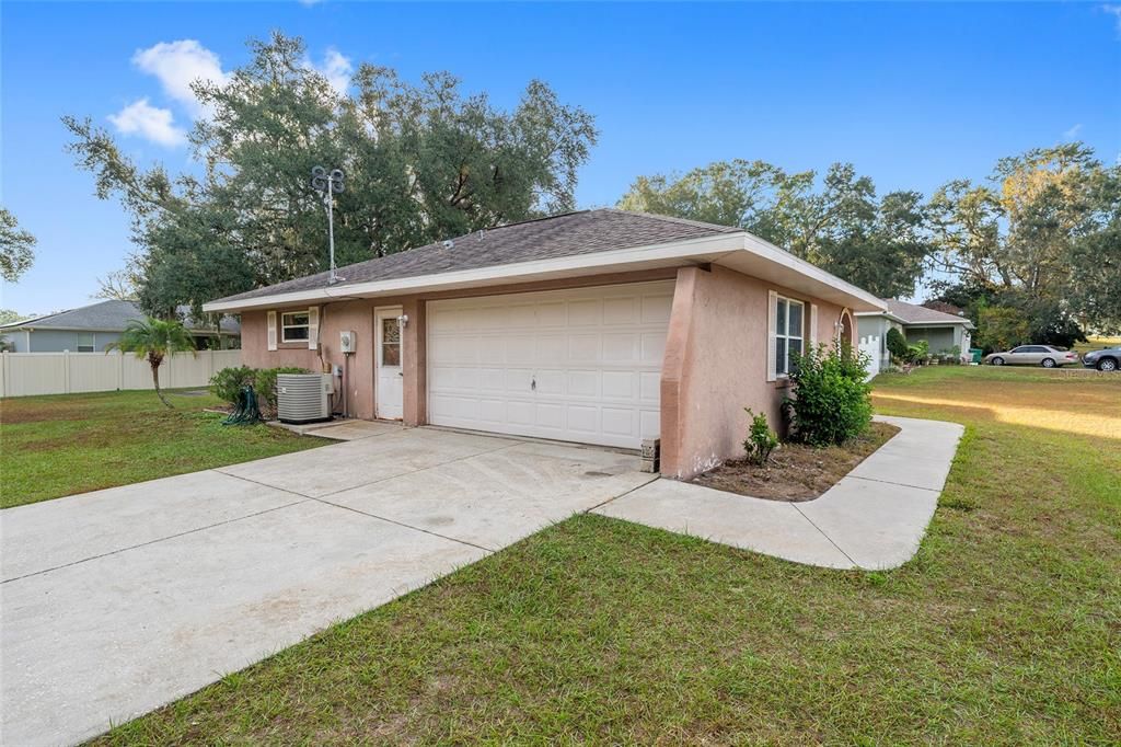 For Sale: $229,900 (2 beds, 2 baths, 1344 Square Feet)