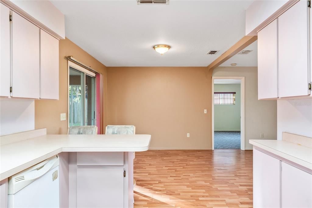 For Sale: $229,900 (2 beds, 2 baths, 1344 Square Feet)