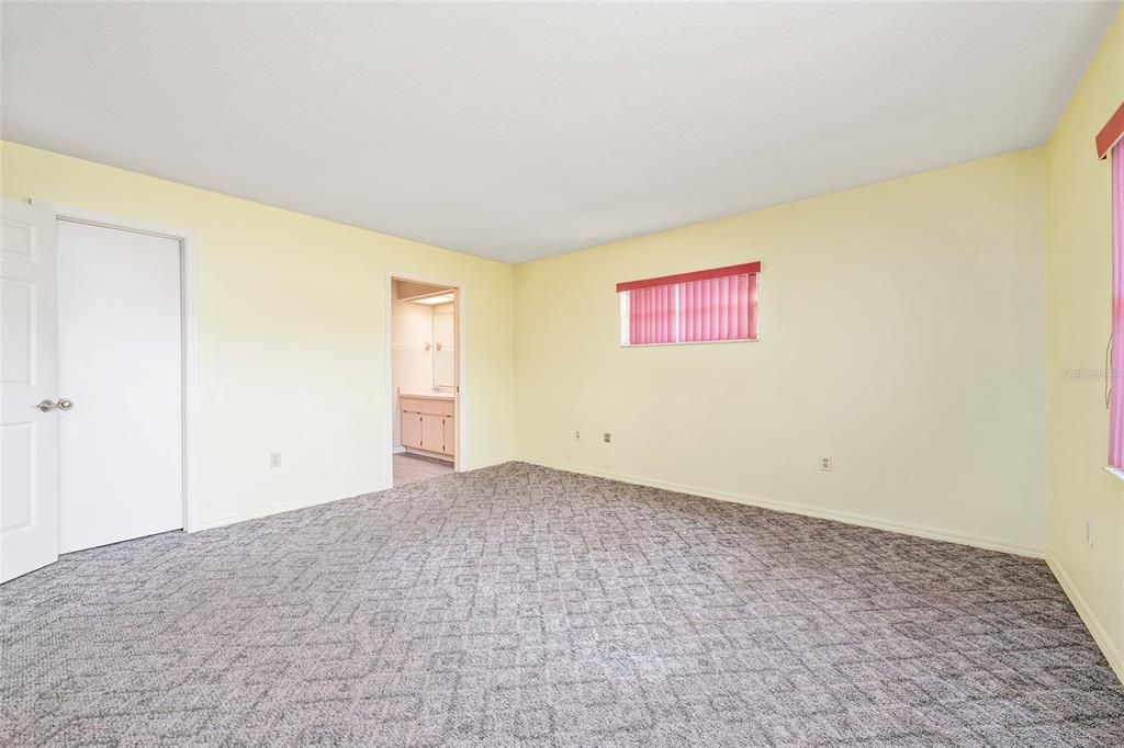 For Sale: $229,900 (2 beds, 2 baths, 1344 Square Feet)