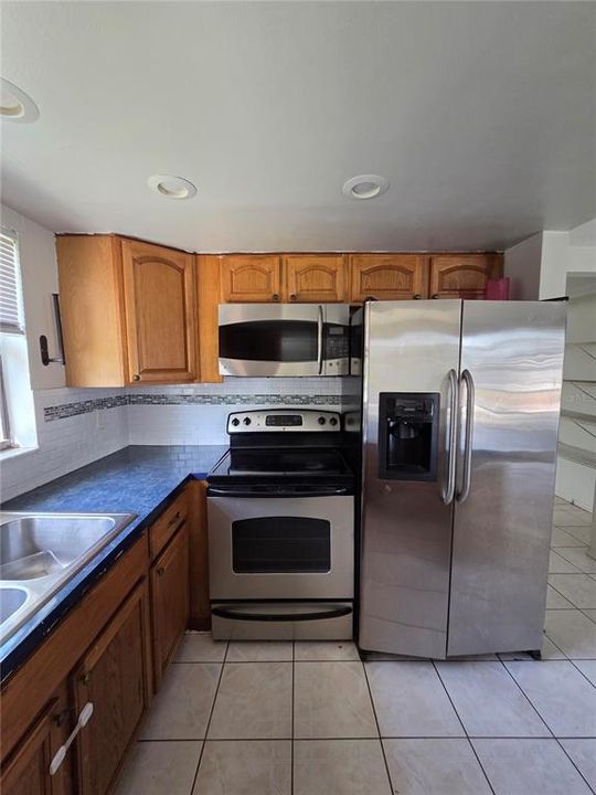 For Rent: $1,995 (3 beds, 2 baths, 1742 Square Feet)