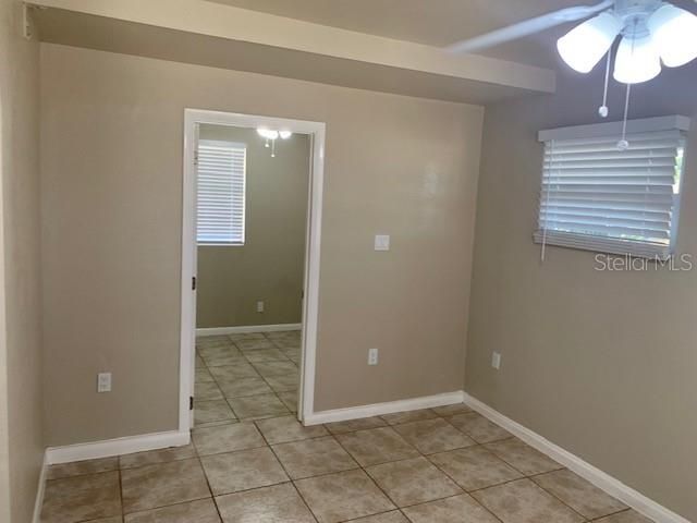 На продажу: $190,820 (2 спален, 1 ванн, 1092 Квадратных фут)