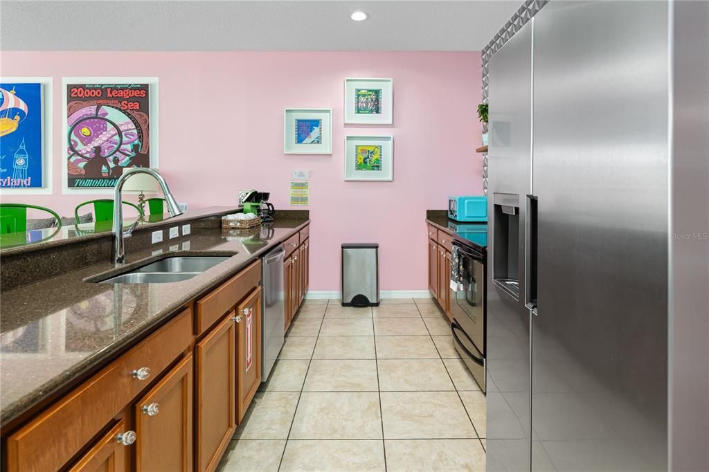 For Sale: $379,900 (4 beds, 3 baths, 1884 Square Feet)