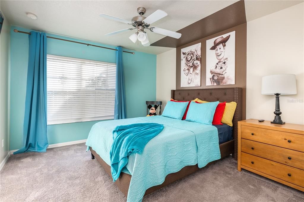 For Sale: $379,900 (4 beds, 3 baths, 1884 Square Feet)