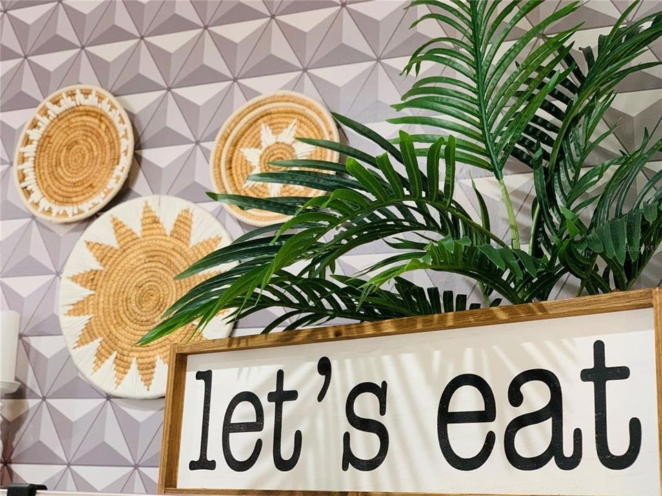 For Sale: $379,900 (4 beds, 3 baths, 1884 Square Feet)