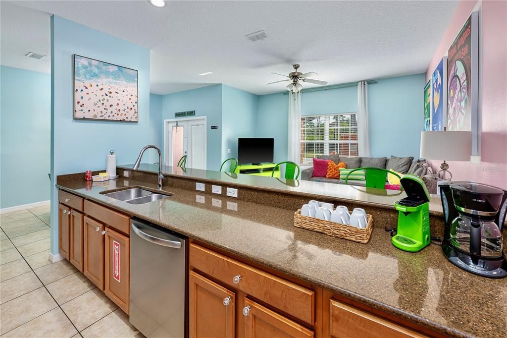 For Sale: $379,900 (4 beds, 3 baths, 1884 Square Feet)