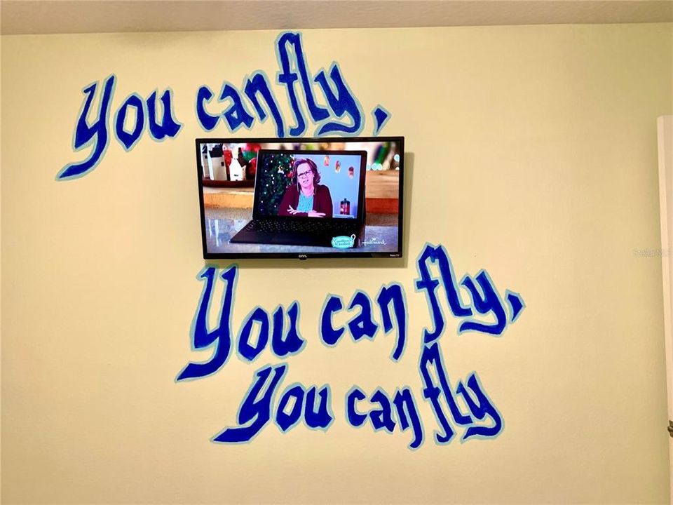 For Sale: $379,900 (4 beds, 3 baths, 1884 Square Feet)