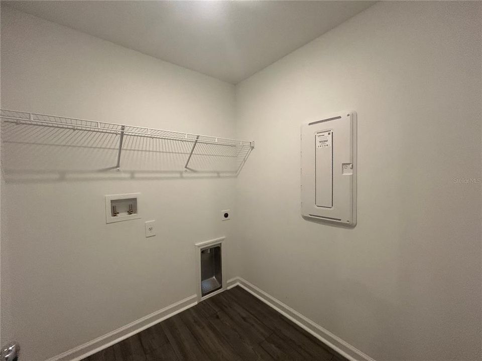 For Rent: $2,499 (3 beds, 2 baths, 2031 Square Feet)