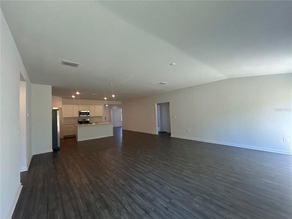 For Rent: $2,499 (3 beds, 2 baths, 2031 Square Feet)